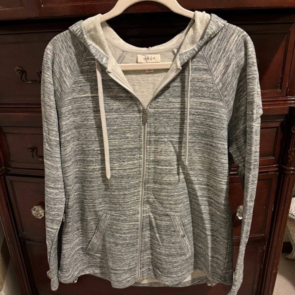 Gray Zip Hooded Jacket w/Matte Silver Accents - Size M